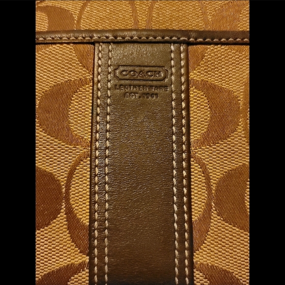 EUC Coach Crossbody Bag - Picture 16 of 16